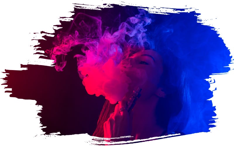 Junge Frau am Dampfen mit einem Vaporizer